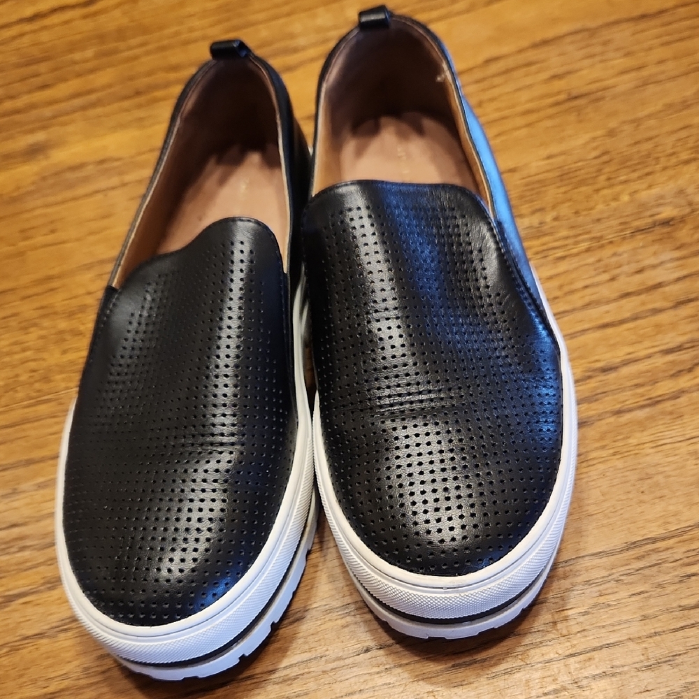 Halogen Teagen Sneaker Size 5.5